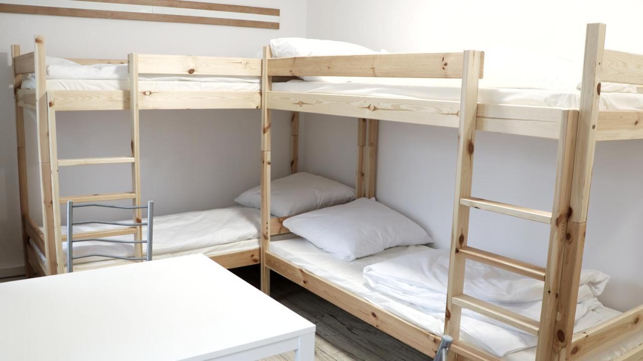 Sanera Hostel Warschau Buitenkant foto